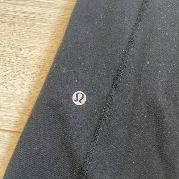 Lululemon Black Cropped Yoga Pants Unsized - Picture 8 of 9